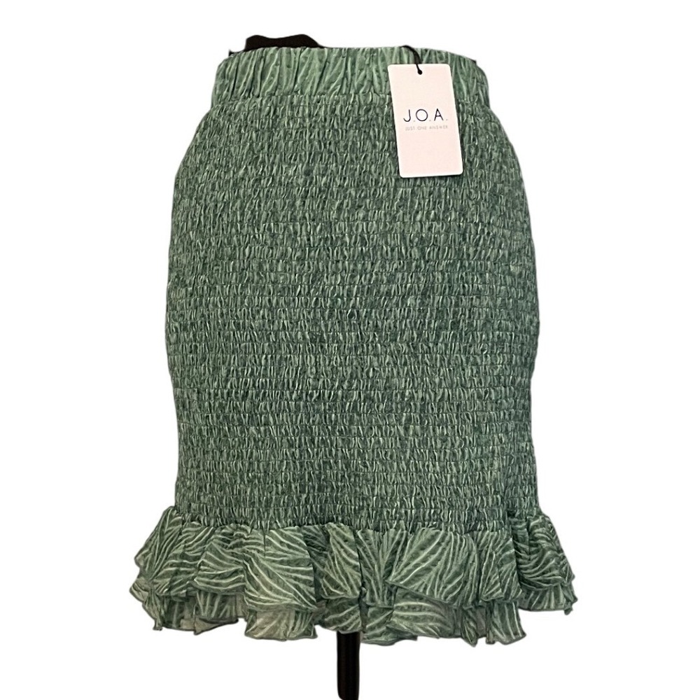 JOA Women's Smocked Midi Skirt Ruffled Hem Green Size M Feminine
New with Tags - Picture 2 of 5